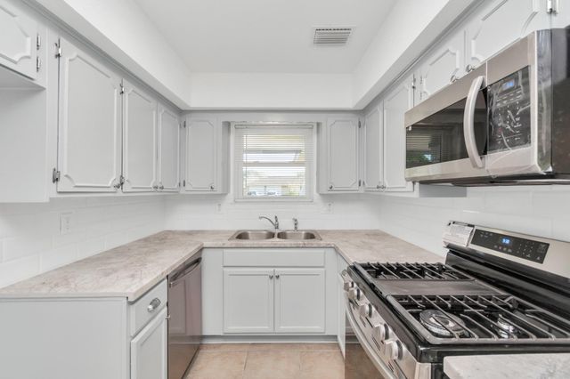 12118 Ryewater Drive, Houston, TX 77089