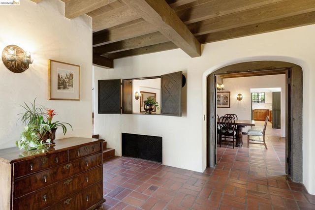 17 Roble Ct, Berkeley, CA 94705