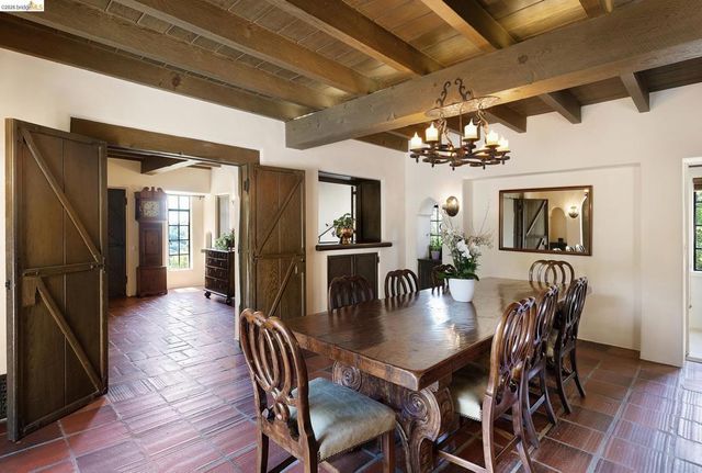 17 Roble Ct, Berkeley, CA 94705