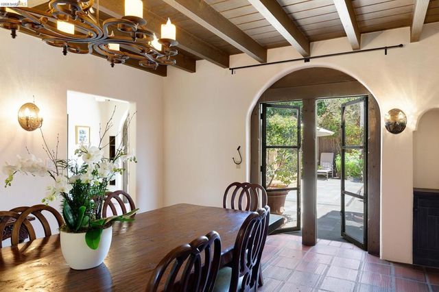 17 Roble Ct, Berkeley, CA 94705