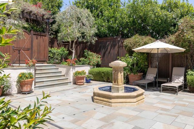 17 Roble Ct, Berkeley, CA 94705