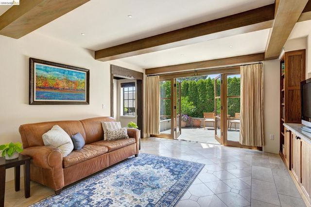 17 Roble Ct, Berkeley, CA 94705