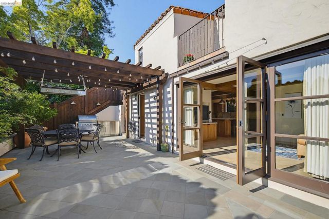 17 Roble Ct, Berkeley, CA 94705