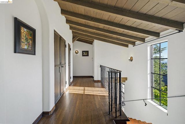 17 Roble Ct, Berkeley, CA 94705