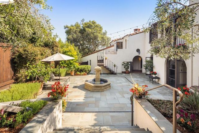 17 Roble Ct, Berkeley, CA 94705