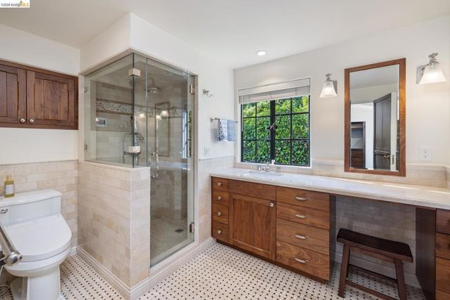 17 Roble Ct, Berkeley, CA 94705