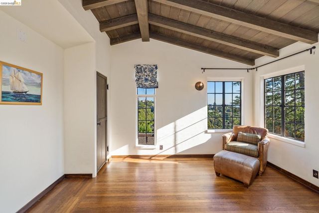 17 Roble Ct, Berkeley, CA 94705