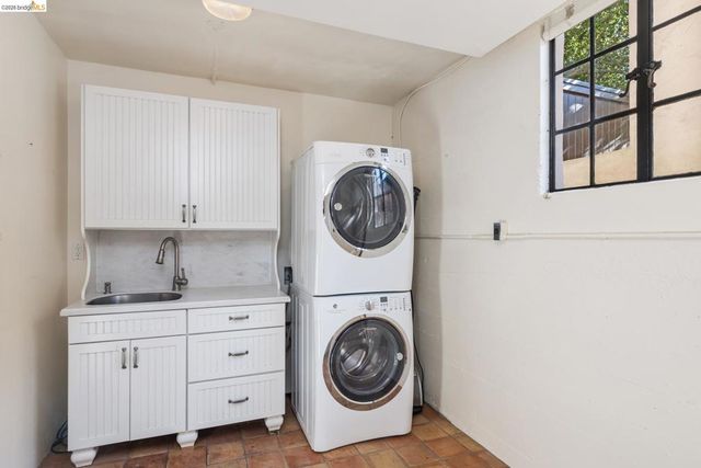 17 Roble Ct, Berkeley, CA 94705