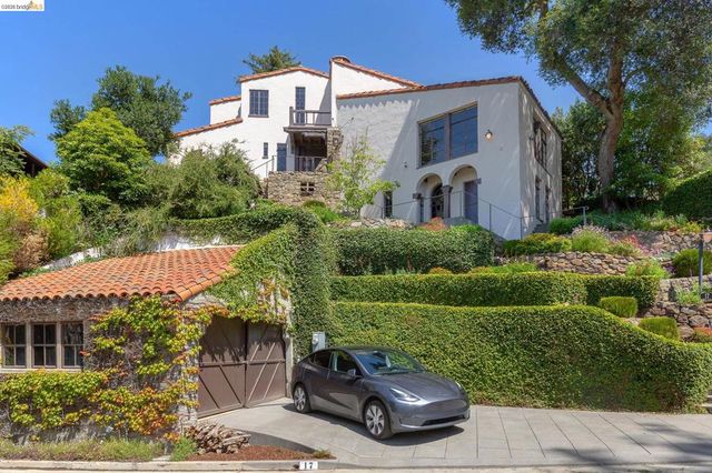 17 Roble Ct, Berkeley, CA 94705