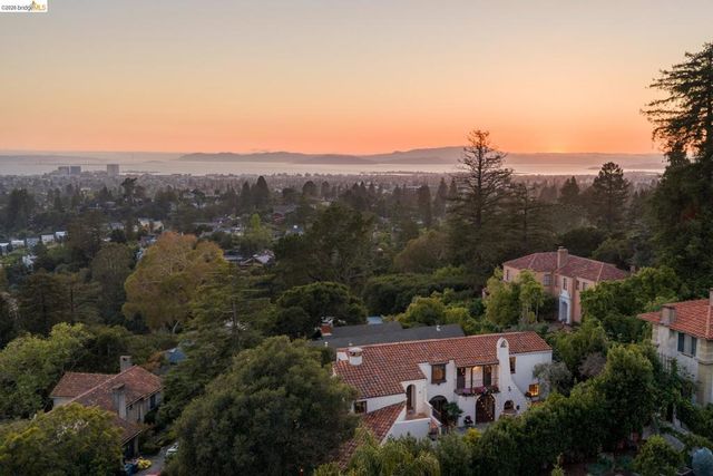 17 Roble Ct, Berkeley, CA 94705