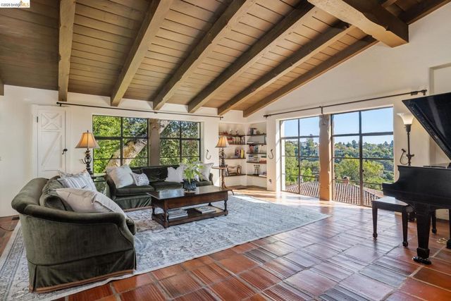 17 Roble Ct, Berkeley, CA 94705