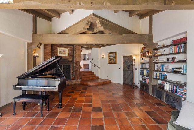 17 Roble Ct, Berkeley, CA 94705