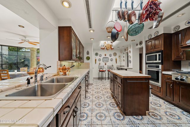 2820 E Cerrada Los Palitos, Tucson, AZ 85718