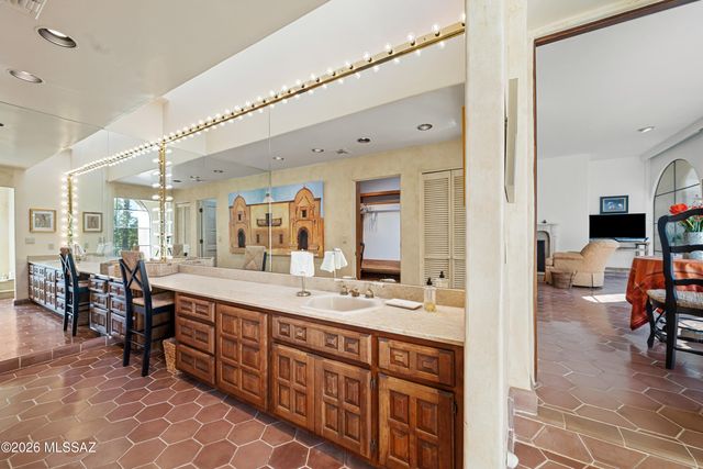 2820 E Cerrada Los Palitos, Tucson, AZ 85718