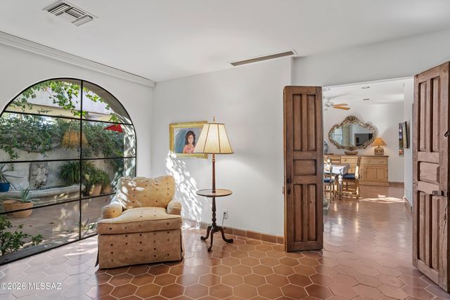 2820 E Cerrada Los Palitos, Tucson, AZ 85718