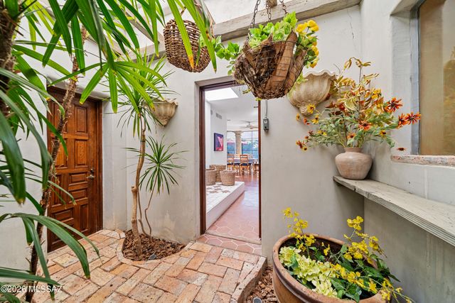 2820 E Cerrada Los Palitos, Tucson, AZ 85718