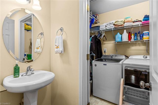 4430 Tipperary Place, Winston-salem, NC 27104