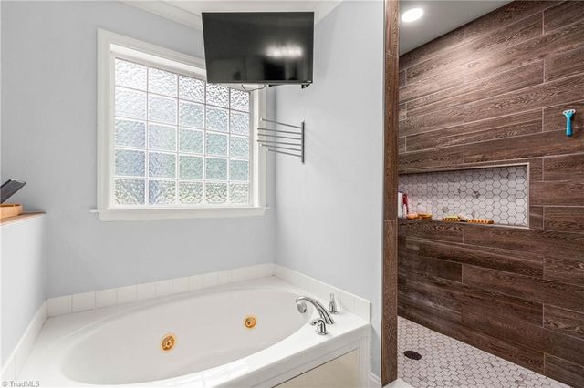 4430 Tipperary Place, Winston-salem, NC 27104