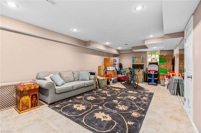 4430 Tipperary Place, Winston-salem, NC 27104