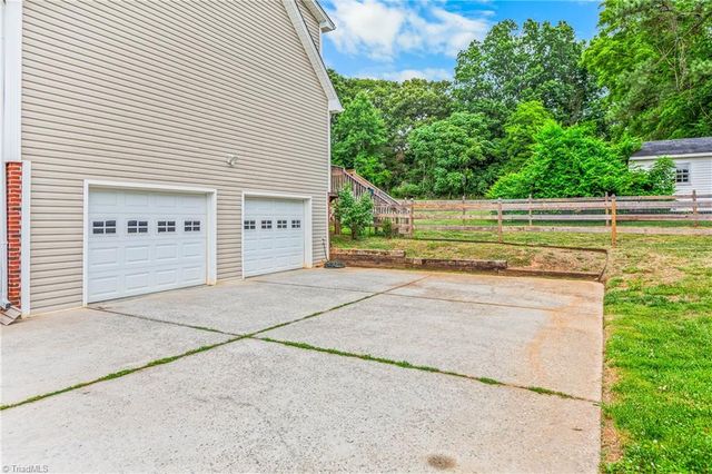 4430 Tipperary Place, Winston-salem, NC 27104