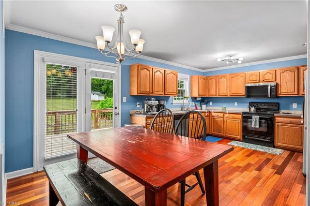 4430 Tipperary Place, Winston-salem, NC 27104
