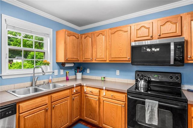 4430 Tipperary Place, Winston-salem, NC 27104