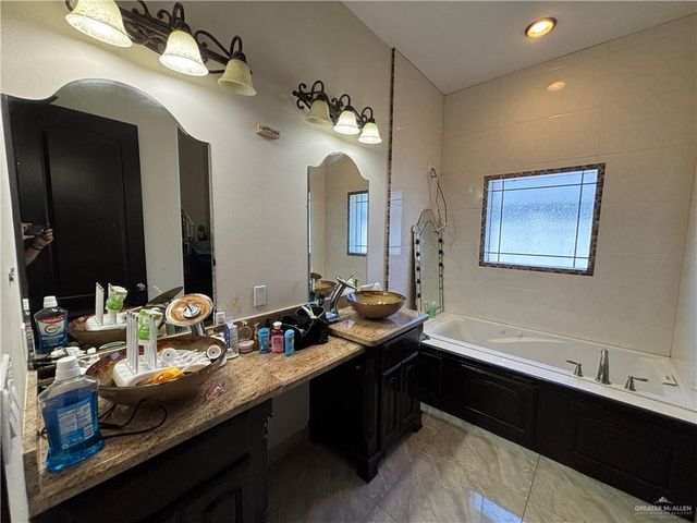 404 S Resplandor Street, Mission, TX 78572