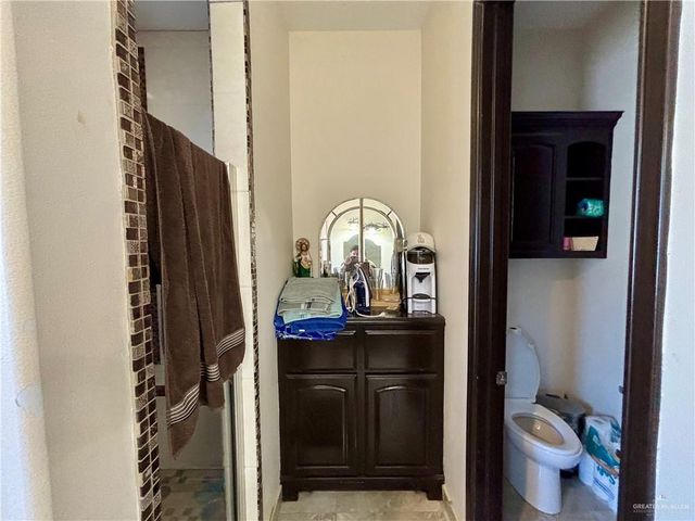 404 S Resplandor Street, Mission, TX 78572