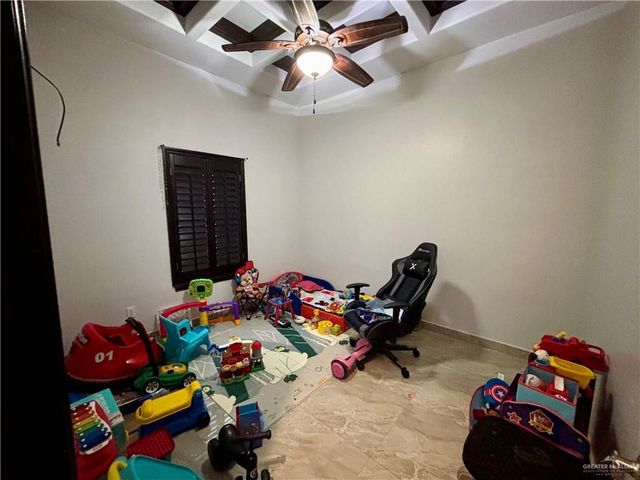 404 S Resplandor Street, Mission, TX 78572