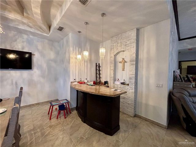 404 S Resplandor Street, Mission, TX 78572