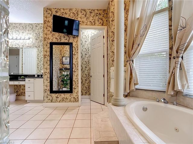 4924 SW 17th AVE, Cape Coral, FL 33914