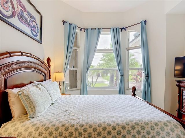 4924 SW 17th AVE, Cape Coral, FL 33914