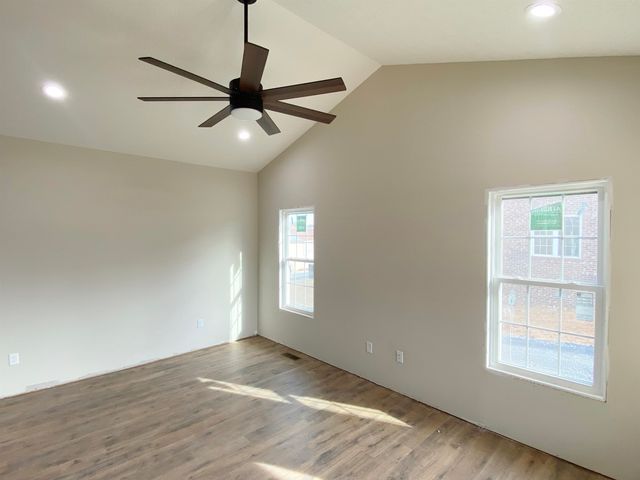 68 FOSSIL DR, Stuarts Draft, VA 24477