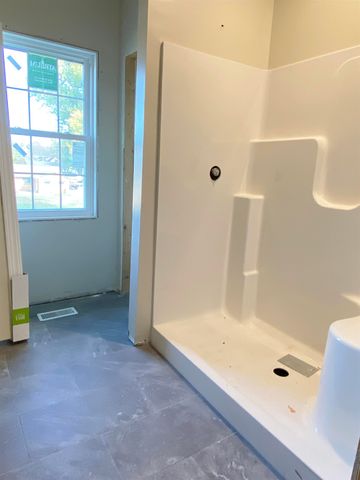 68 FOSSIL DR, Stuarts Draft, VA 24477