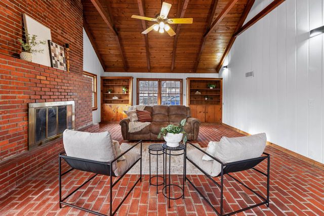 621 S Chautauqua Ave, Wichita, KS 67211