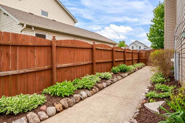 1900 Wycliffe Street, Belvidere, IL 61008