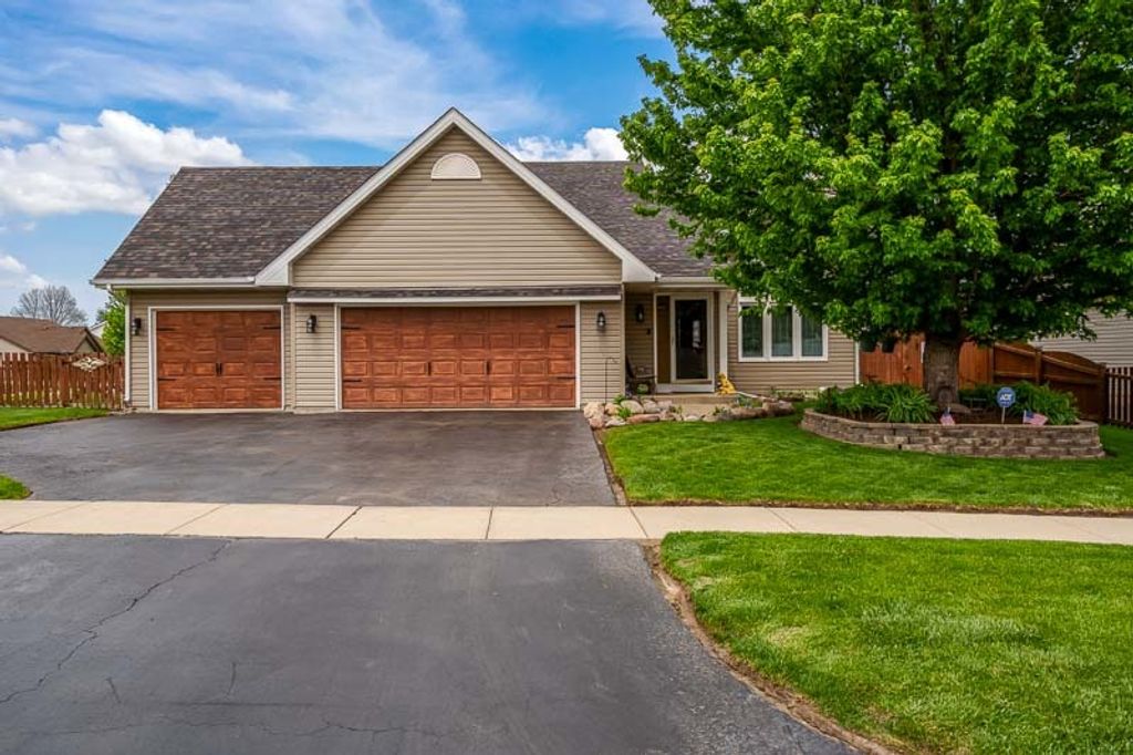 1900 Wycliffe Street, Belvidere, IL 61008