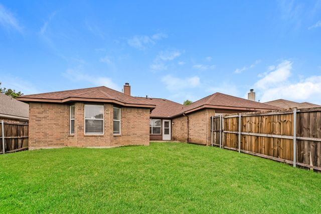 2230 Bridle Path Drive, Lancaster, TX 75146