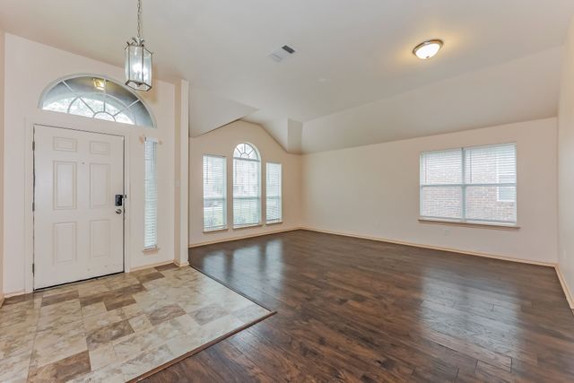2230 Bridle Path Drive, Lancaster, TX 75146