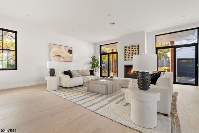 112 Valley Rd B, Montclair Twp., NJ 07042