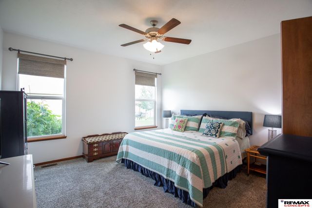 2868 Wagon Drive, Lincoln, NE 68507