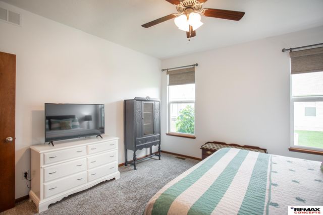 2868 Wagon Drive, Lincoln, NE 68507