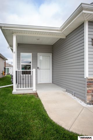 2868 Wagon Drive, Lincoln, NE 68507