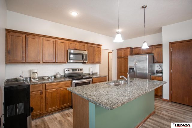 2868 Wagon Drive, Lincoln, NE 68507