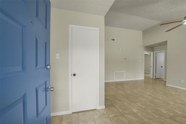 7818 Winehill Lane, Houston, TX 77040