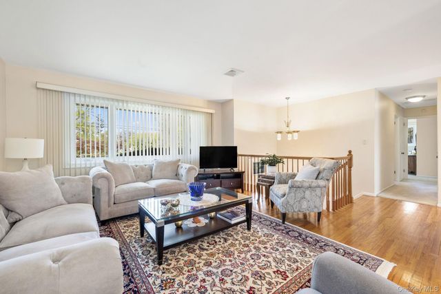 26 Spruce Lane, West Nyack, NY 10994