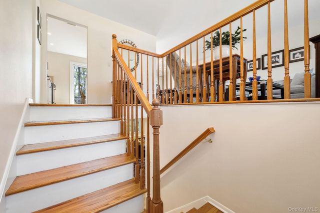 26 Spruce Lane, West Nyack, NY 10994