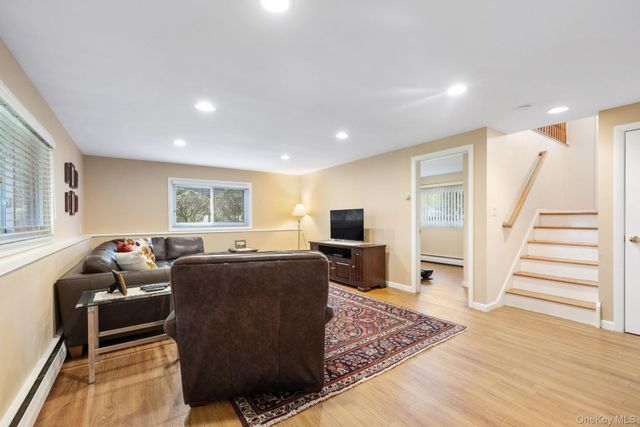 26 Spruce Lane, West Nyack, NY 10994