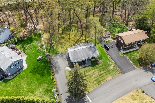 26 Spruce Lane, West Nyack, NY 10994