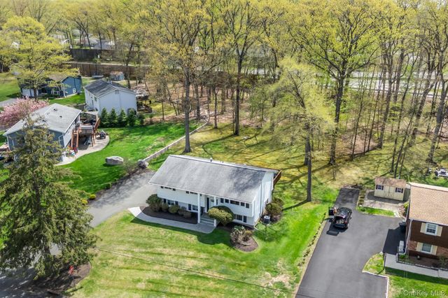 26 Spruce Lane, West Nyack, NY 10994